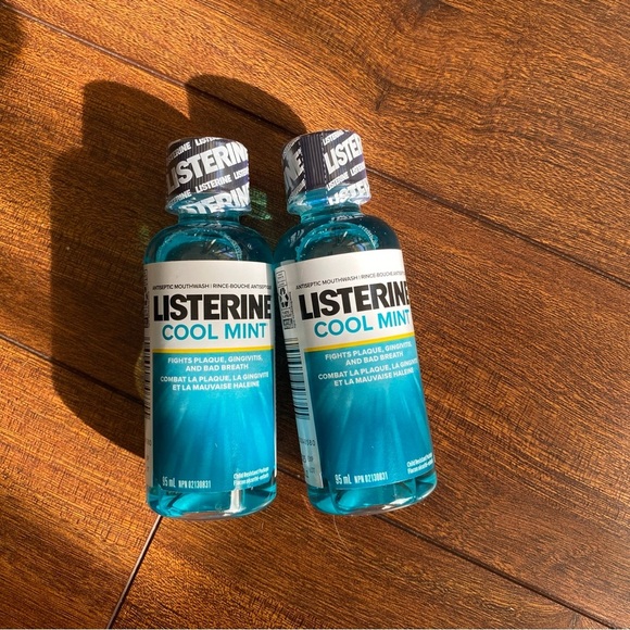 Listerine Cool Mint (2 travel size bottles) - Picture 3 of 5